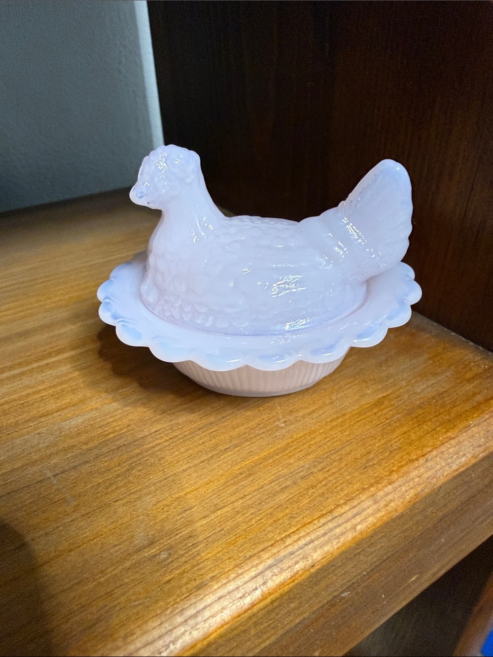 Mini Mosser Crown Tuscan Pink hen on nest - not vintage
